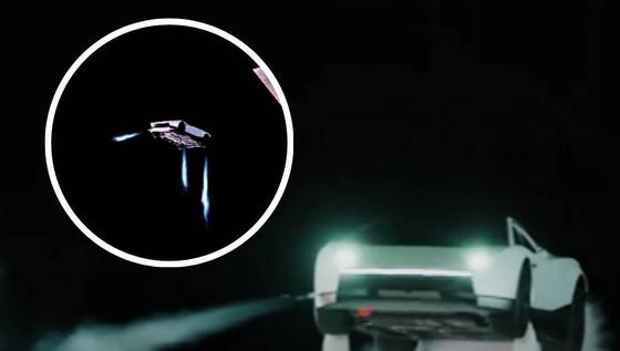 Bisa Terbang! Elon Musk Pamer Tesla Roadster Pakai Mesin Roket SpaceX