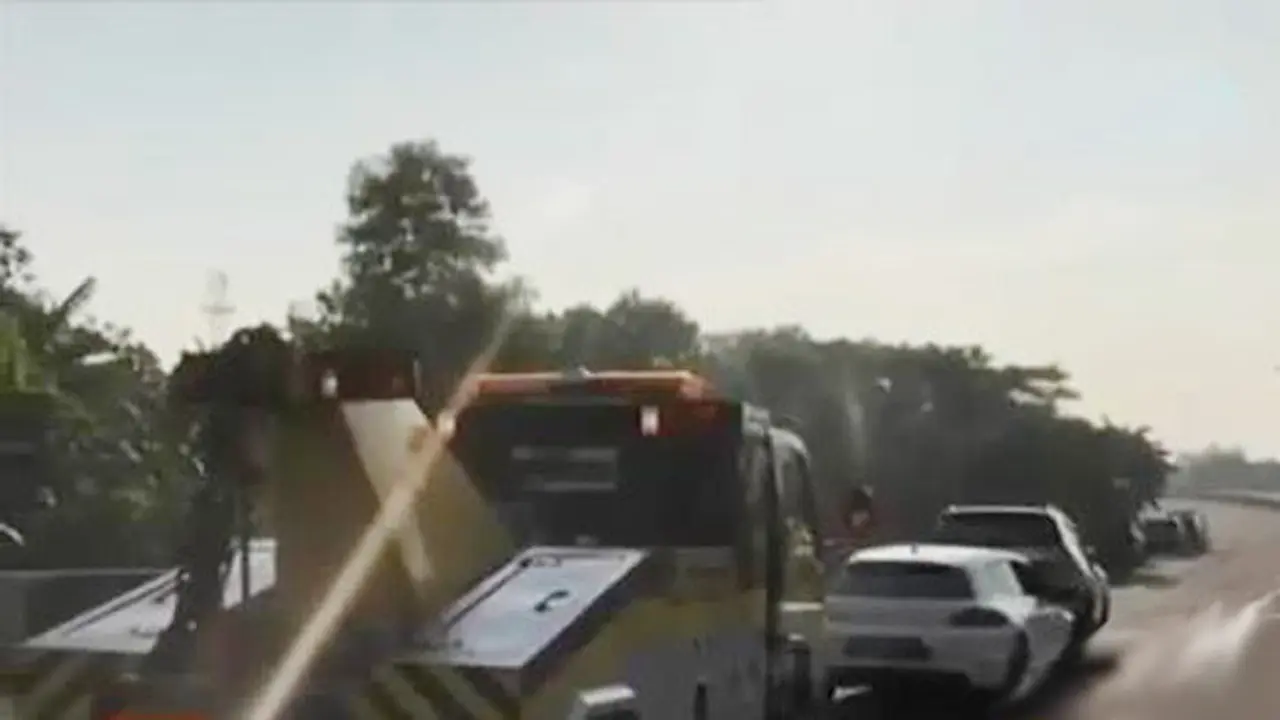  Kecelakaan Mobil di Tol Jorr hingga Sidang E-KTP