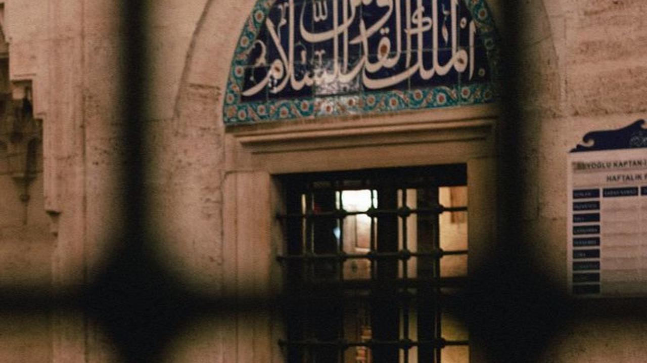 Niat Sholat Hajat dan Istikharah, Pahami Aturan Waktu Pelaksanaannya