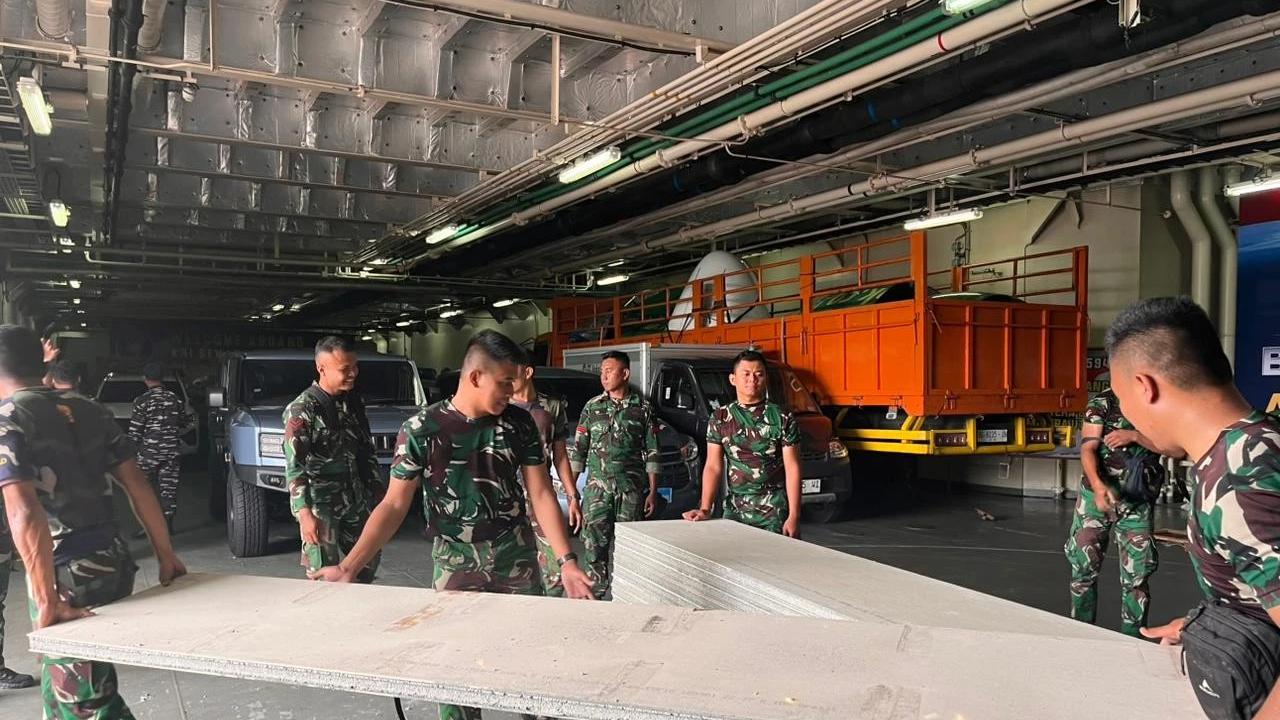 FOTO: TNI AL Terus Menyalurkan Bantuan Kemanusiaan ke Aceh