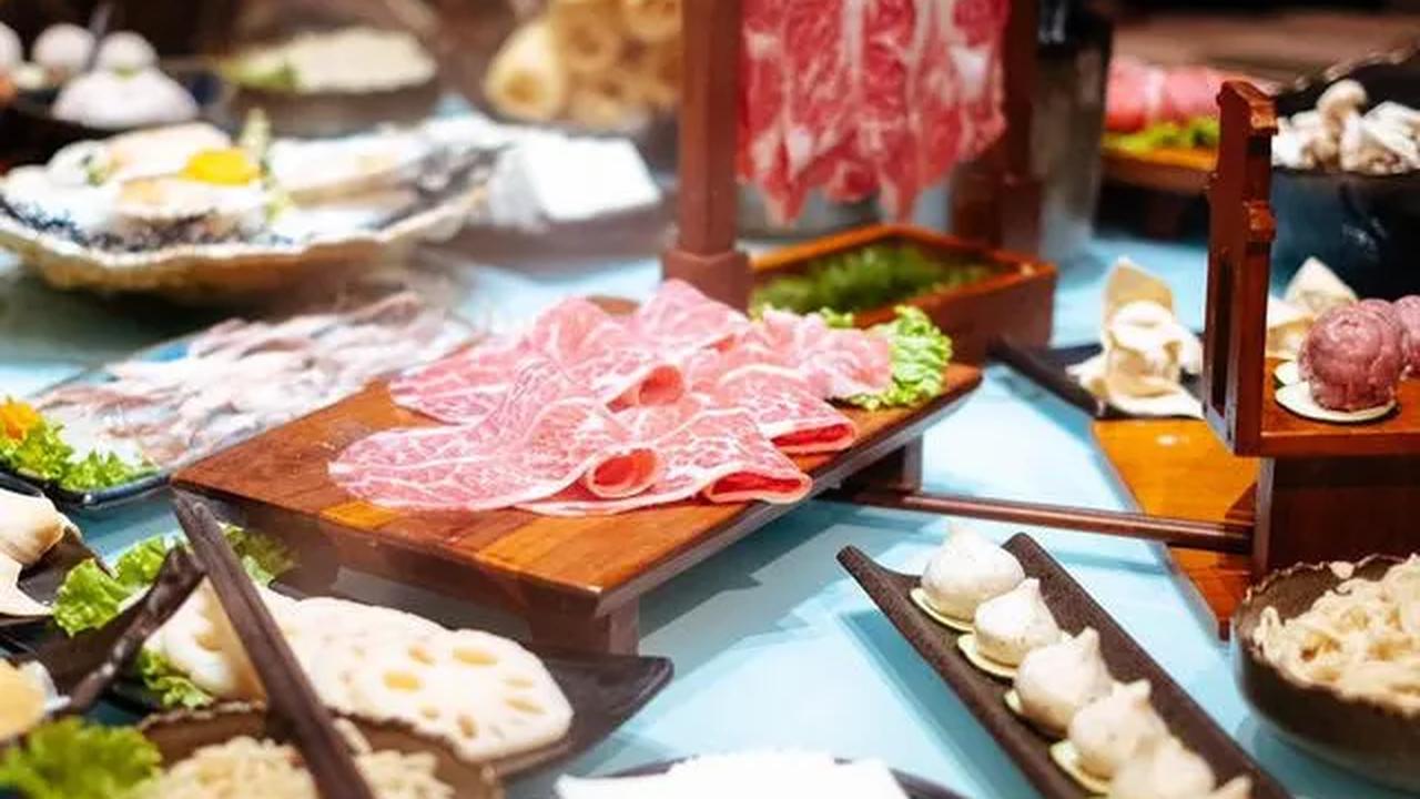 5. Taiwanese Hot Pot

Hidangan terlezat di dunia selanjutnya adalah Hot Pot versi Taiwan. Jika Anda ingin mencicipi hidangan ini, sangat cocok disantap saat musim dingin, terutama pada musim hujan.