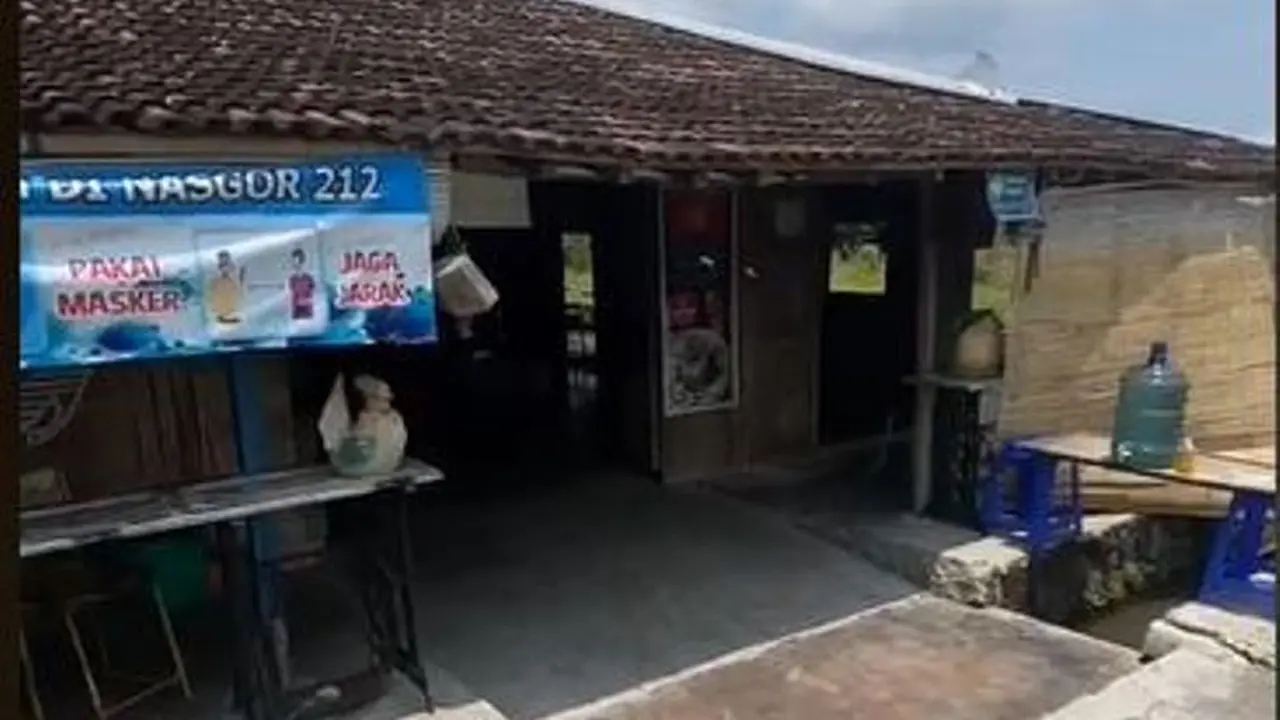 Warung di Yogya Sajikan Nasi Goreng Rp5 Ribu dan Pemandangan Persawahan