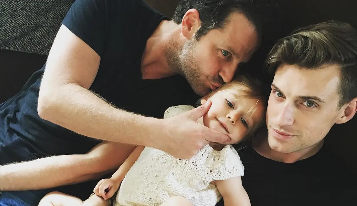 Bintang Nate & Jeremiah By Design pun terlihat lebih bahagia dari biasanya. (instagram/nateberkus)