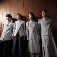 Wilsen Willim menghadirkan koleksi Lunar 2026 yang merefleksikan dinamika generasi masa kini tanpa meninggalkan nilai-nilai budaya. Terinspirasi dari filosofi “when the wind of change blows, some people build walls, others build windmills”. (foto/dok: wilsen willim)