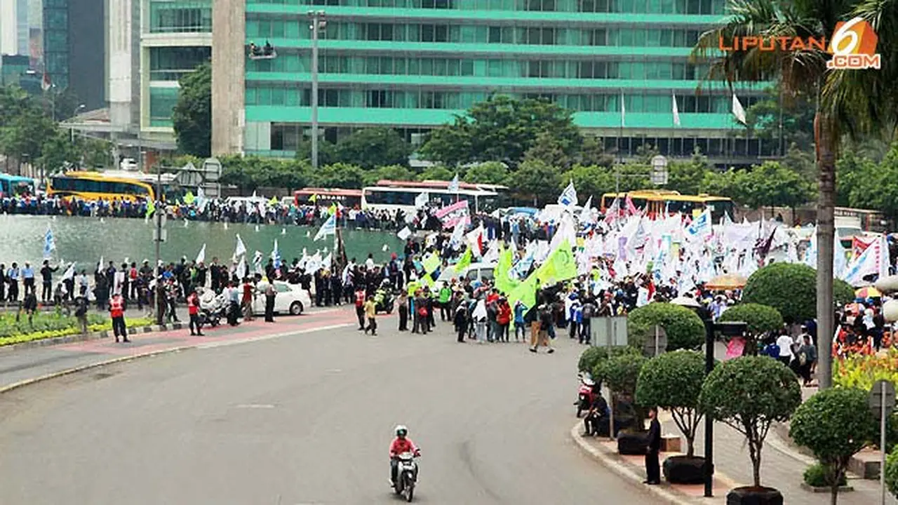 demo-hi-pedagang-131021b.jpg