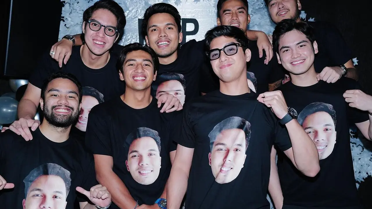 Potret Tampilan Bakal Calon Groomsmen Tampan Thariq Halilintar saat Bachelor Party, Al Ghazali hingga El Rumi Kompak Pakai Kaos Nyeleneh