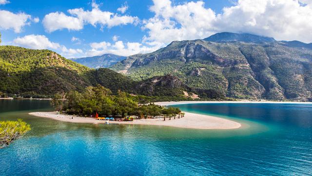 Destinasi Wisata Terbaik Turki di Akhir Tahun, Yuk Berangkat!