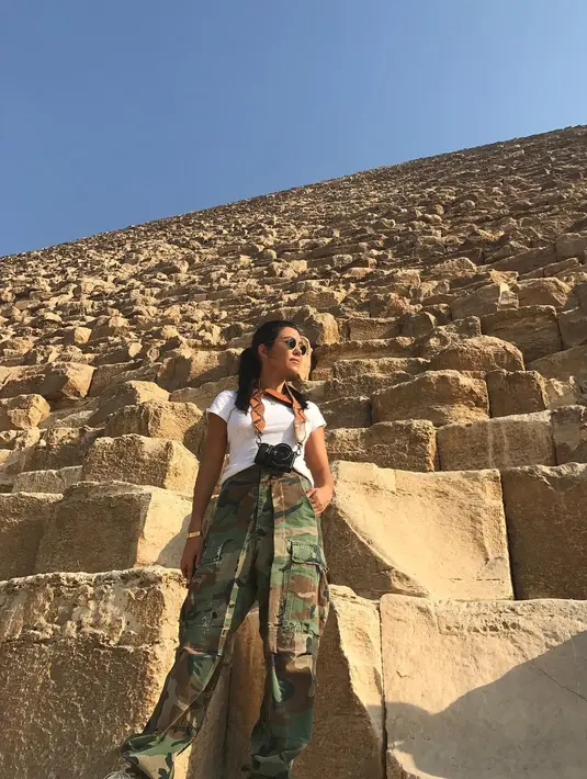 Sumber tersebut mengatakan bahwa Kourtney Kardashian sendiri seringkali memberikan saran dan dukungan untuk Kylie. (instagram/kourtneykardash)