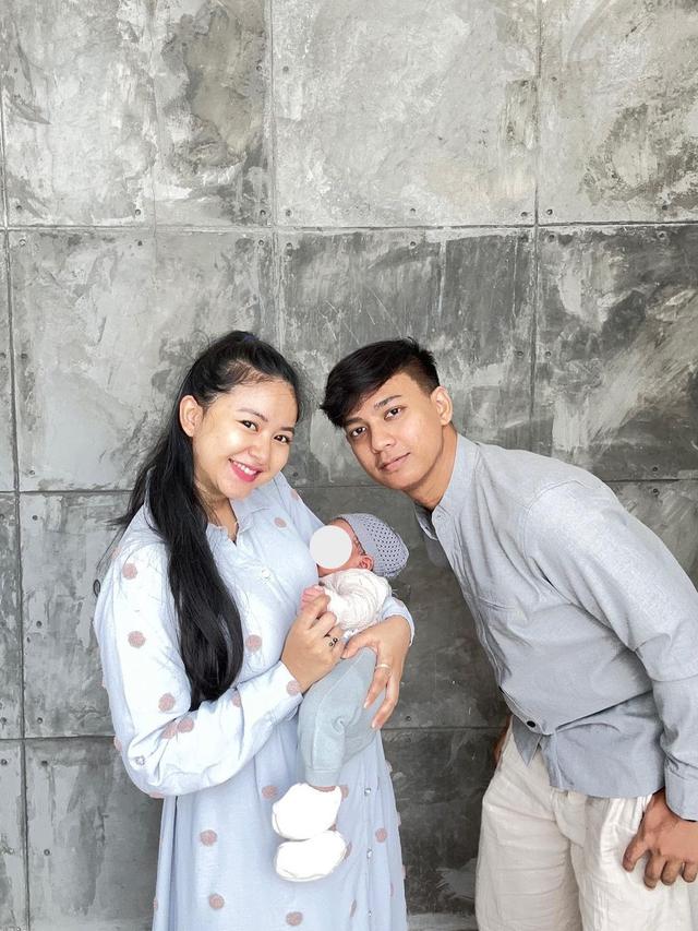 Pesona Adinda Azani Rayakan Lebaran Pertama Bersama Anak Layaknya Gadis Berumur 17 Tahun