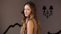 Bojana Jovanovski lahir dari pasangan Zoran Jovanovski dan Snezana. Bojana memiliki seorang saudara perempuan bernama Viktorija. (Bola.com/Facebook/Bojana Jovanovski)