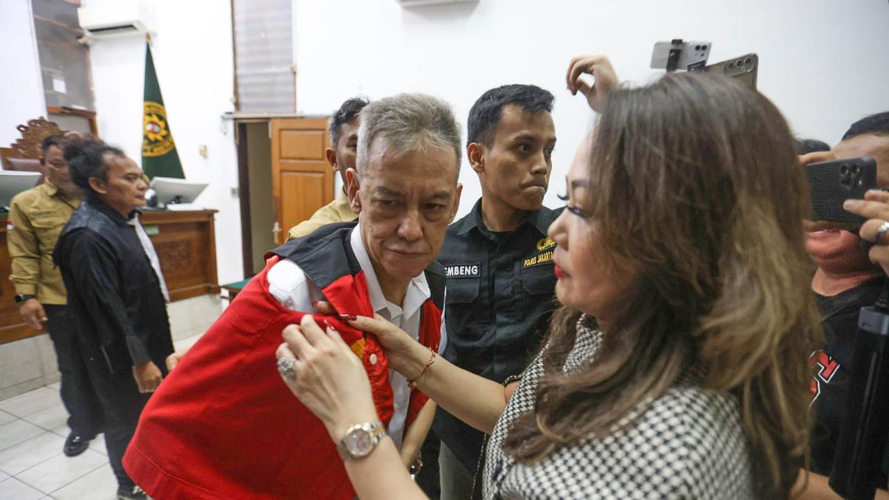FOTO: Fariz RM Divonis 10 Bulan Penjara dan Denda Rp800 Juta dalam Kasus Narkoba