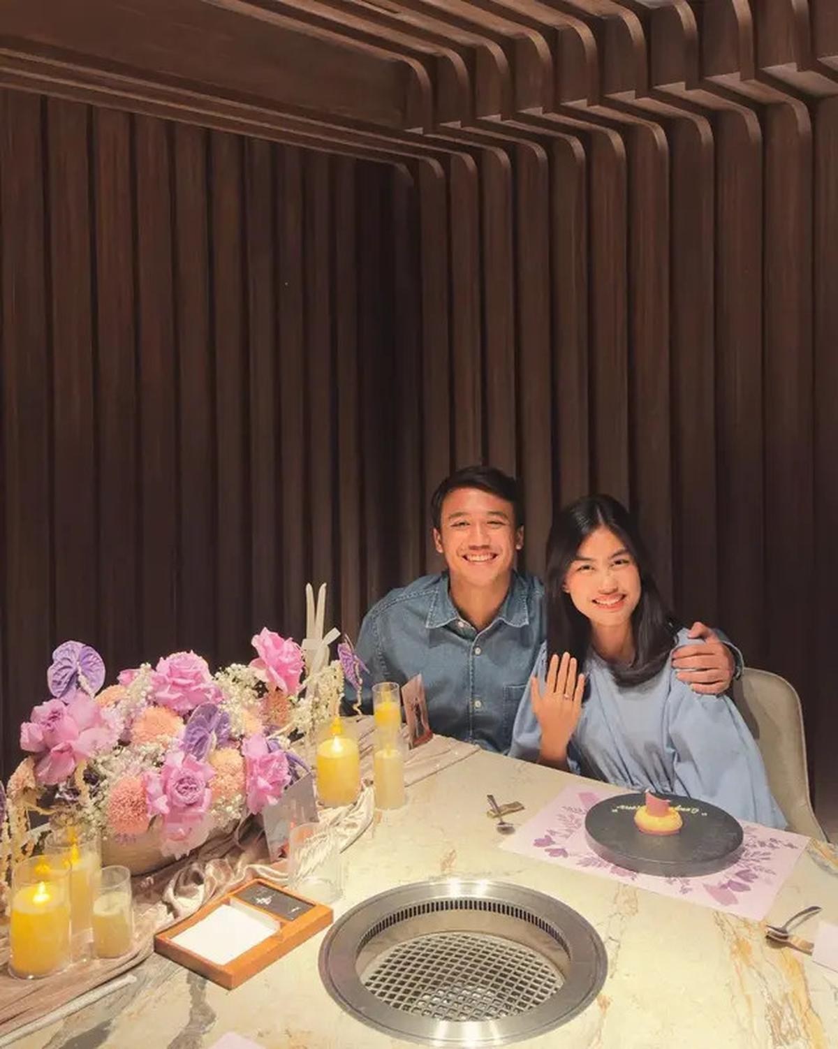 6 Potret Namira Adjani Anak Alya Rohali Dilamar Kekasih di Momen Dinner Anniversary