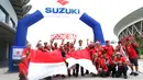 Suporter Merah-Putih memberi dukungan saat Timnas Indonesia melawan Thailand pada laga AFF Suzuki Cup 2016 di Philippine Sports Stadium, (19/11/2016).  (Bola.com/Nicklas Hanoatubun)