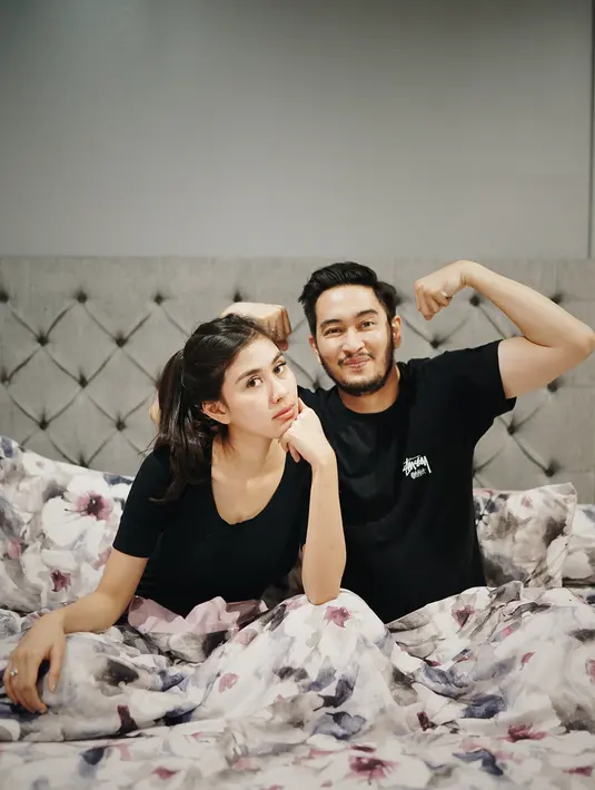 Syahnaz Sadiqah dan Jeje Govinda