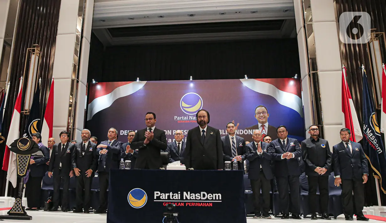 Gubernur DKI Jakarta Anies Baswedan dan Ketua Umum Partai Nasdem Surya Paloh dalam pengumuman deklarasi Capres 2024 di Nasdem Tower, Jakarta, Senin (3/10/2022). Partai Nasdem resmi mendeklarasikan Gubernur DKI Jakarta Anies Baswedan sebagai calon presiden (capres) yang akan diusung pada Pilpres 2024. (Liputan6.com/Faizal Fanani)