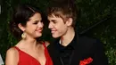 Justin Bieber memberikan jarak pada Selena Gomez karena pelantun lagu Wolves tersebut mengatakan bahwa menghabiskan waktu bersama saat Thanksgiving terkesan membuat hubungan mereka buru-buru. (Getty Images/J-14)