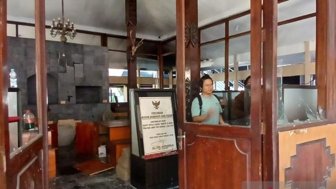 Kerusuhan Kediri: Artefak Kuno Ikut Dijarah, Pemkab Buka Hotline Pengembalian Penjarahan Aset Kediri