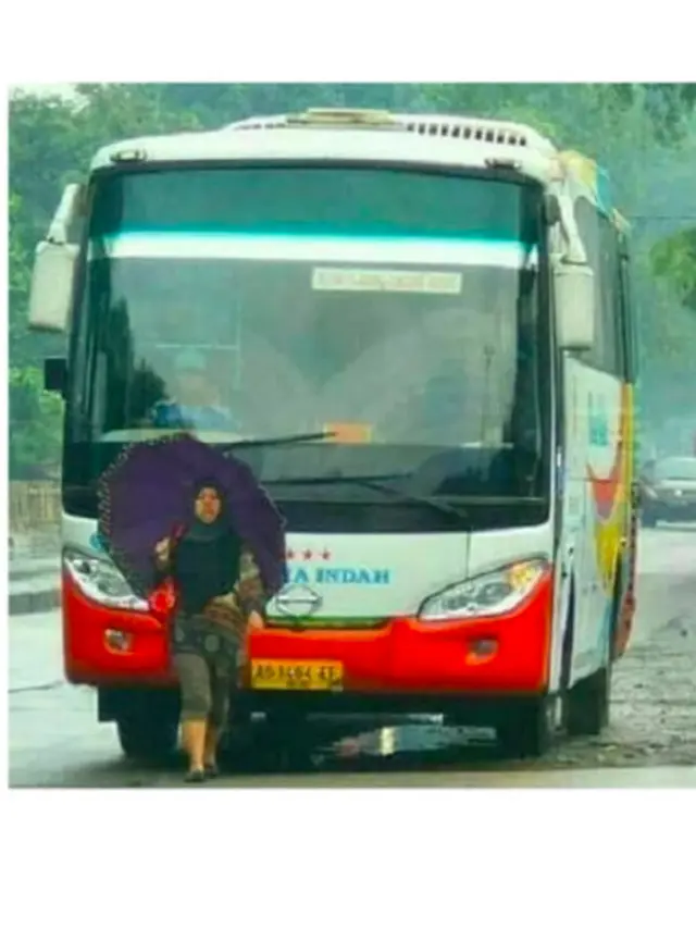 9 Momen Santai Emak-Emak Saat di Jalan, Lucu tapi Bikin Geregetan