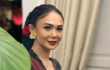 7 Potret Cantik Awet Muda Yuni Shara dalam Balutan Kebaya dan Baju Adat, Bisa Jadi Inspirasi Tampil Elegan di Hari Kartini