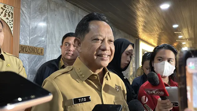 Mendagri Tito: Petugas Pemadam Tak Perlu Izin Saat Padamkan Karhutla