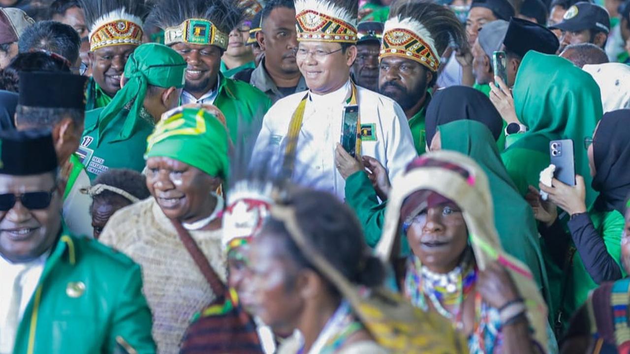 Plt Ketua Umum PPP Muhamad Mardiono menggelar konsolidasi bersama kader dan Caleg (Caleg) di Kabupaten Nabire, Papua Tengah.