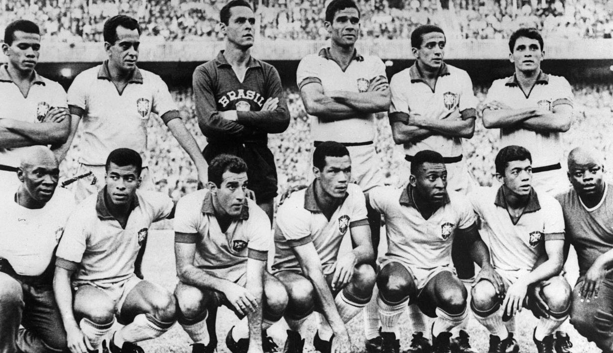 Tim Brasil menjadi satu-satunya non Eropa yang mengalami kutukan gagal pada Piala Dunia yakni tahun 1966. Sebelumnya pada tahun 1962 Brasil berhasil meraih trofi Piala Dunia di Estadio Nacional, Santiago. (AFP/ Central Press/Staff)