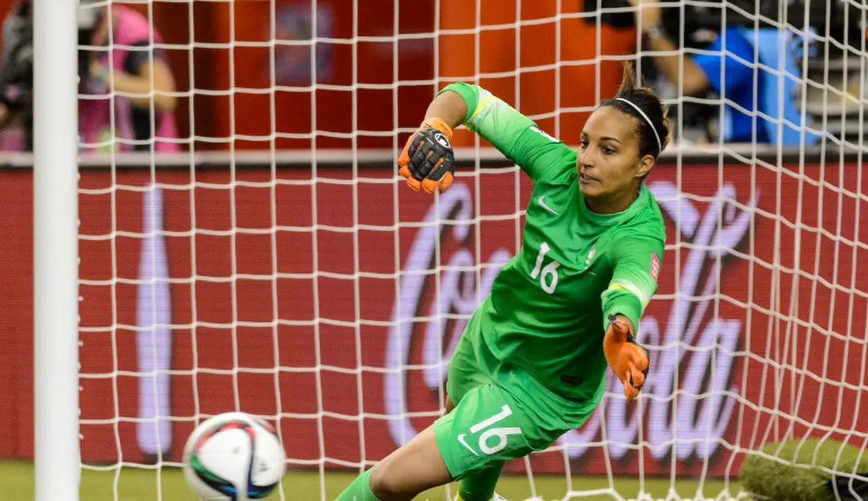 Sarah Bouhaddi kiper Prancis di Piala Dunia Wanita 2015. (AFP)