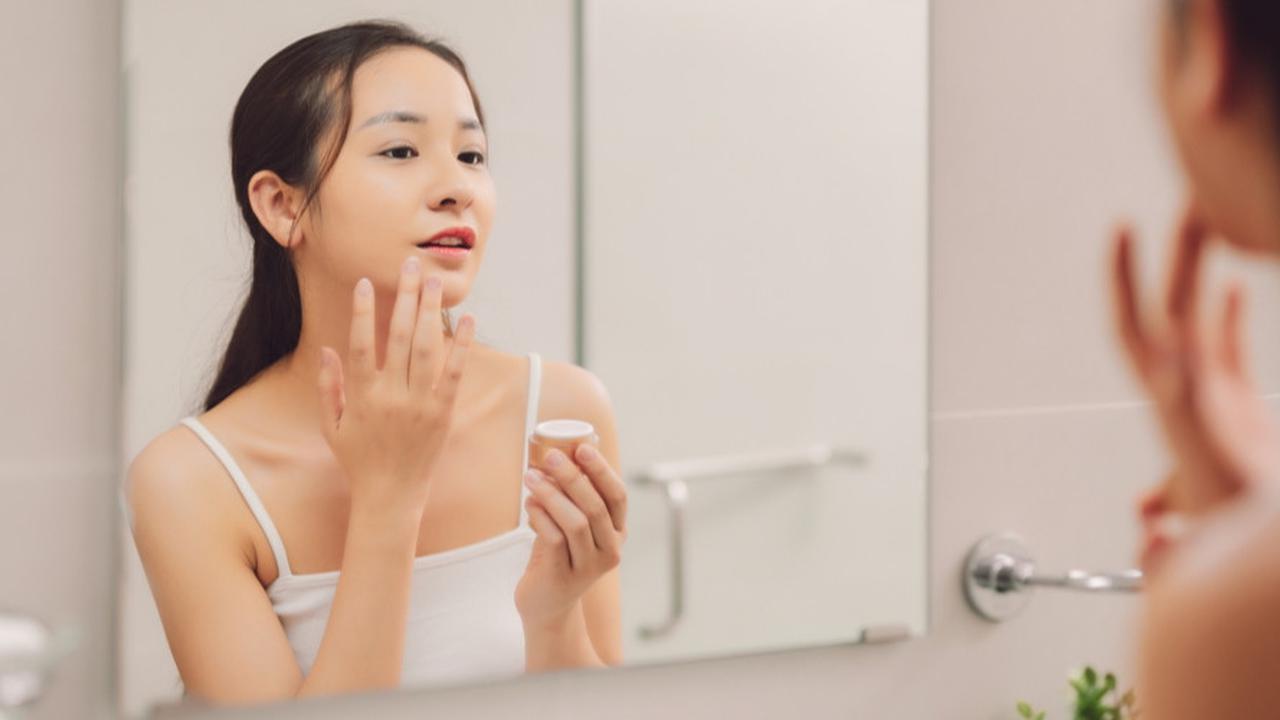 Rahasia Kulit Sehat: 4 Basic Skincare yang Nggak Boleh Dilewatkan Penggunaannya