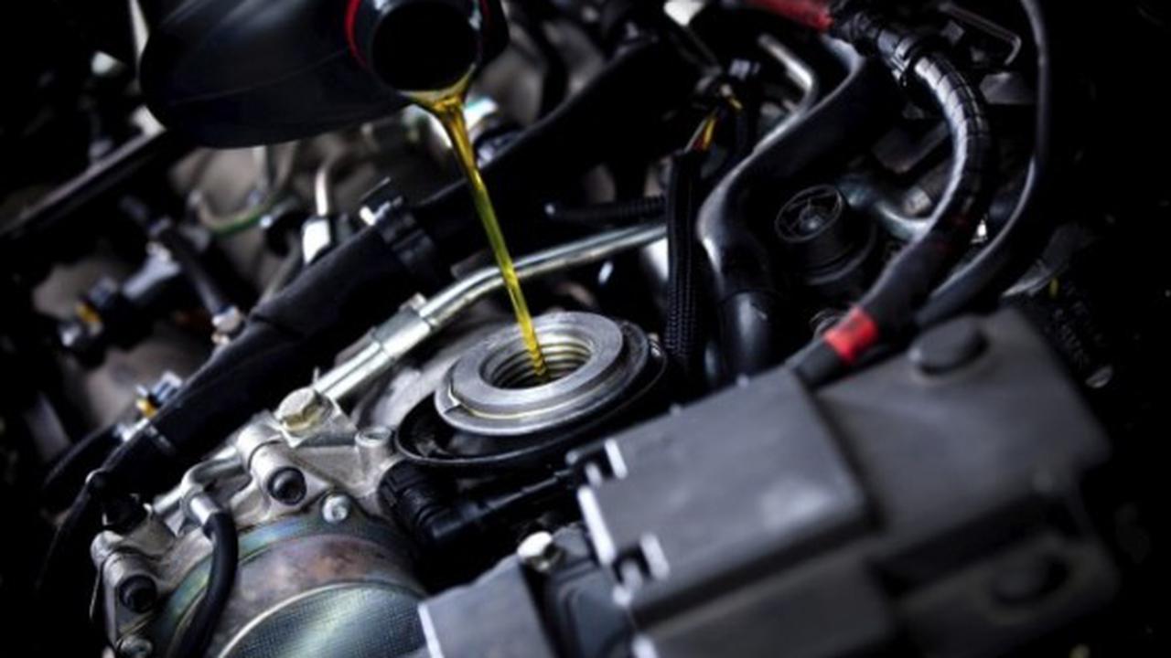 Mengganti Oli Sendiri dengan Aman, Ini Caranya