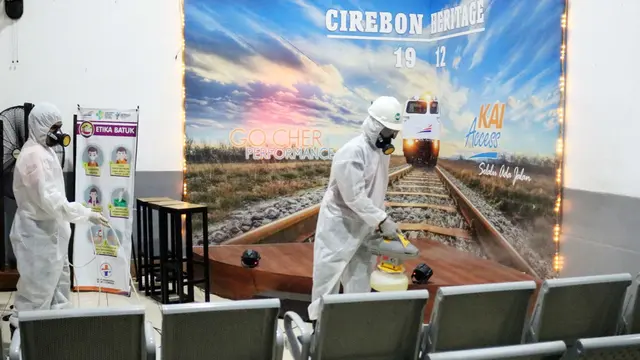 Daops 3 Semprot Disinfektan ke Tujuh Stasiun Cegah Penyebaran Covid-19