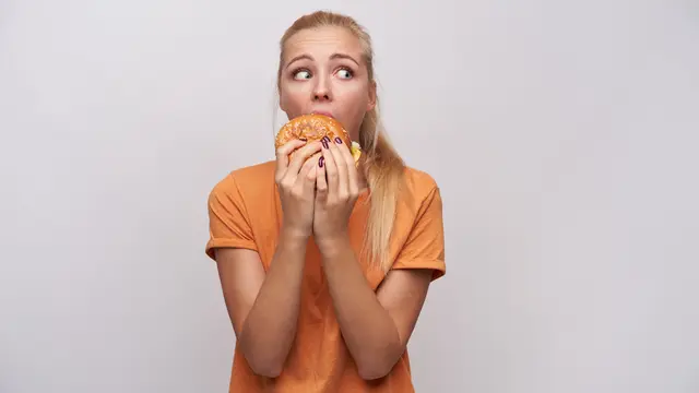 Sering Lapar sebelum Tidur? Ini 6 Camilan yang Sebaiknya Kamu Makan Menurut Nutritionist