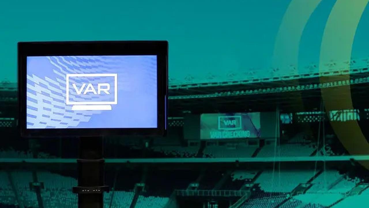 Terobosan Baru, Wasit Bundesliga Akan Umumkan Keputusan VAR kepada Penonton di Stadion