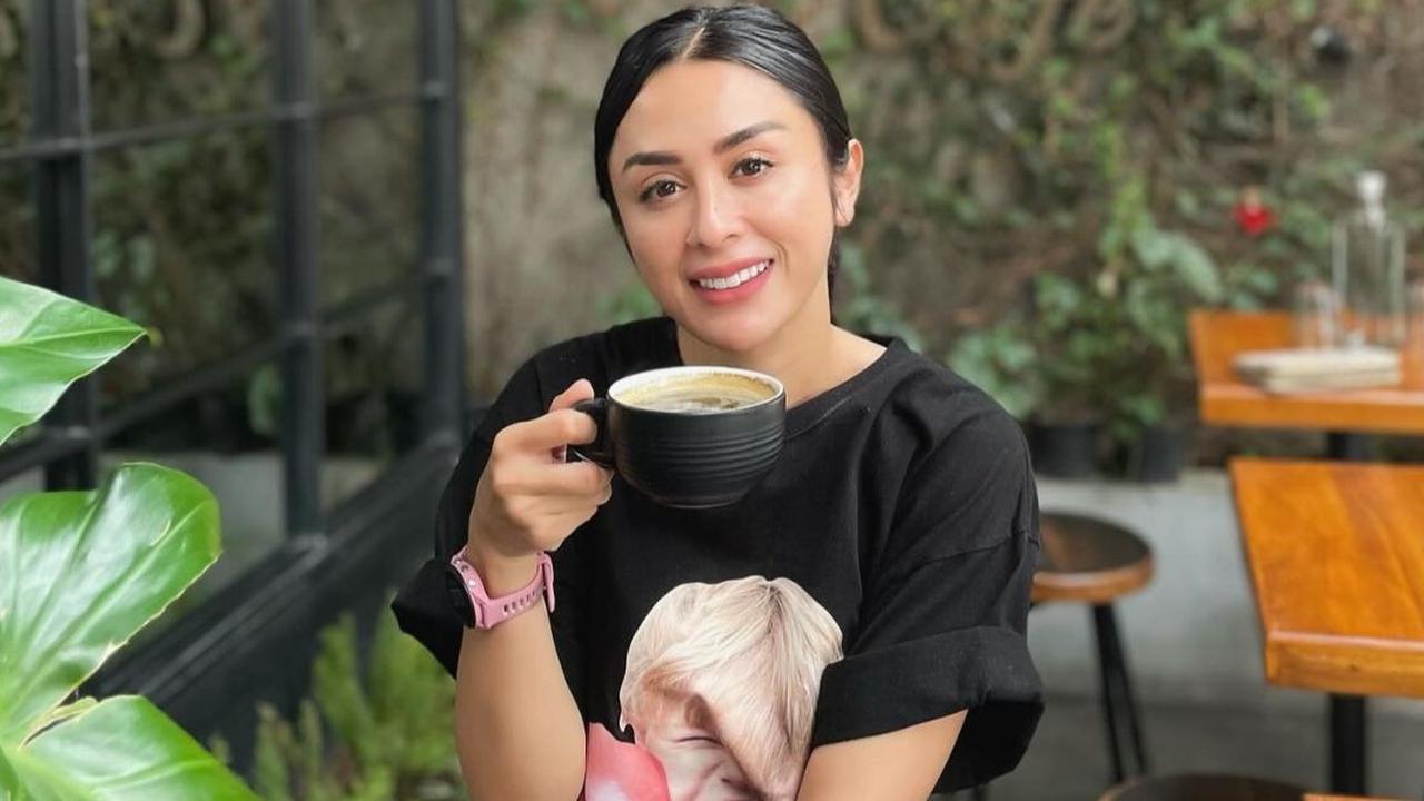 Kini jadi Mama Muda, ini Deretan Foto-foto Terbaru Selvi Kitty yang Tampil Modis Bak ABG