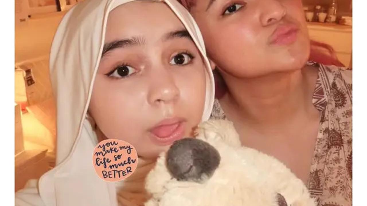 6 Potret Gaya Rambut Pink Marshanda saat Bareng Sienna, Rayakan Ultah ke-36