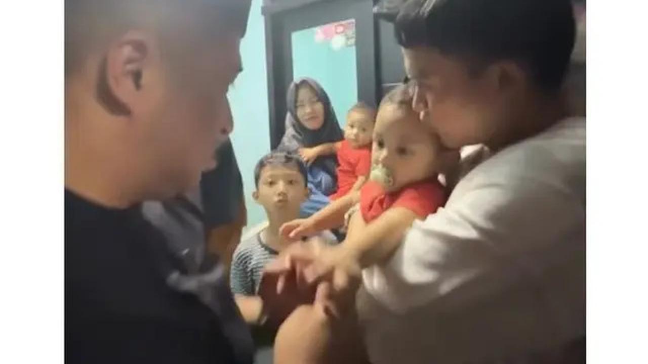 6 Momean Irfan Hakim dan Anwar BAB Gendong Anak Mpok Alpa di Tahlilan 7 Hari
