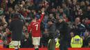 <p>Bahkan, Cristiano Ronaldo mampu unggul tiga gol dari raihan gol kandang top skor sementara Premier League, Mohamed Salah yang baru mengoleksi 11 gol. (AP/Jon Super)</p>
