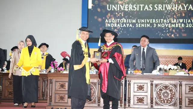 Sampaikan Orasi Ilmiah di UNSRI, Mendagri Tito Paparkan Peran Perguruan Tinggi Songsong Indonesia Emas 2045