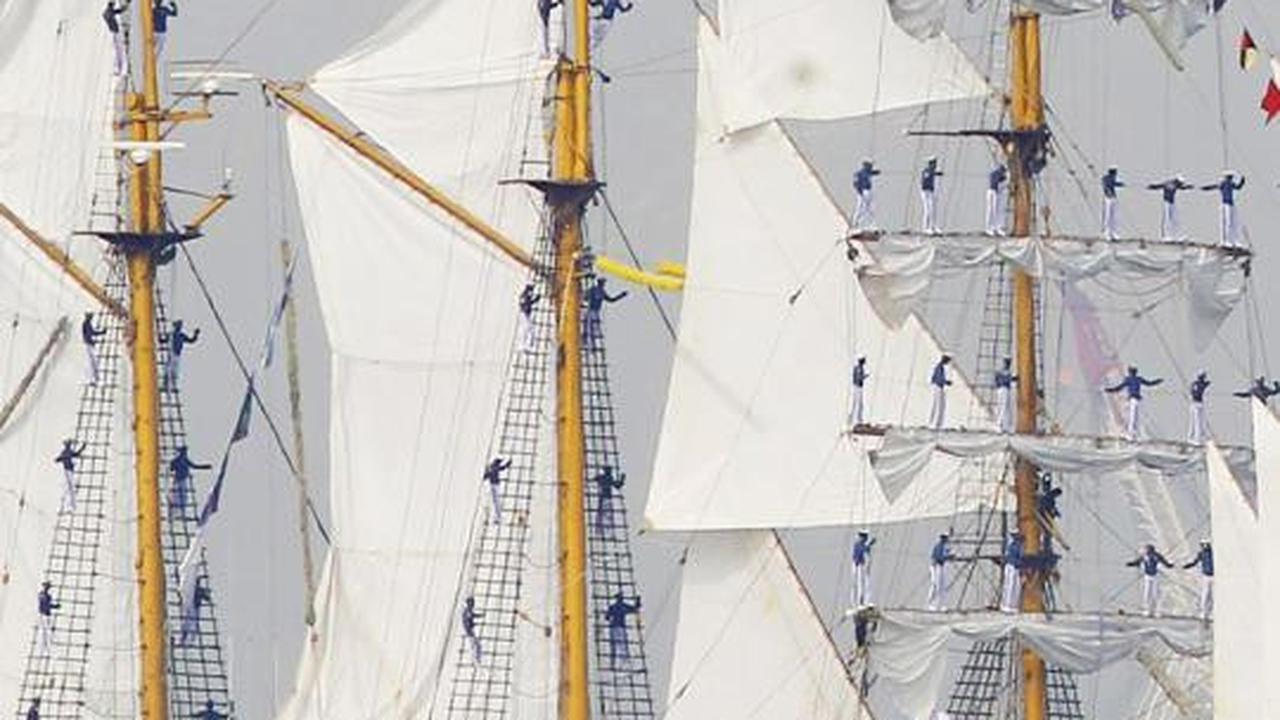 KRI Dewaruci ikut parade kapal perang di New York
