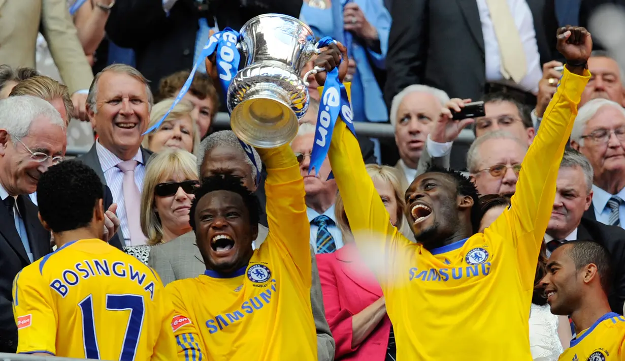 Michael Essien mengantarkan Chelsea untuk meraih empat Piala FA (2007, 2009, 2010 dan 2012). (AFP Photo)