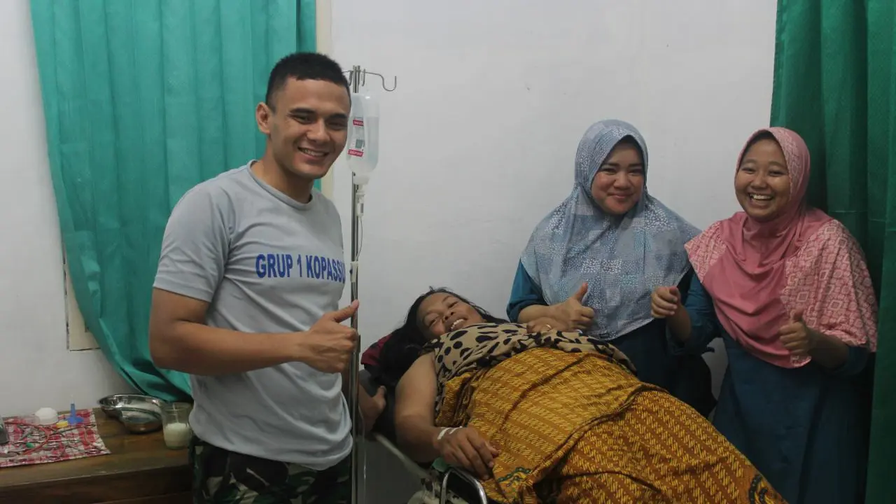 Pratu Yusuf, Prajurit Kopassus bantu persalinan seorang Ibu yang lahir usai Gempa di Banten (Kopassus).