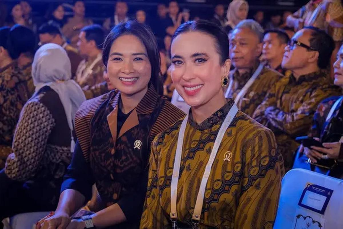 Model Baju Batik Kerja ala Widiyanti Putri Wardhana, Menteri Terkaya di Era Presiden Prabowo