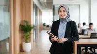 Simpel tapi Tetap Chic, Cek Pilihan Hijab Segi Empat Polos untuk Temani Aktivitas ke Kantor