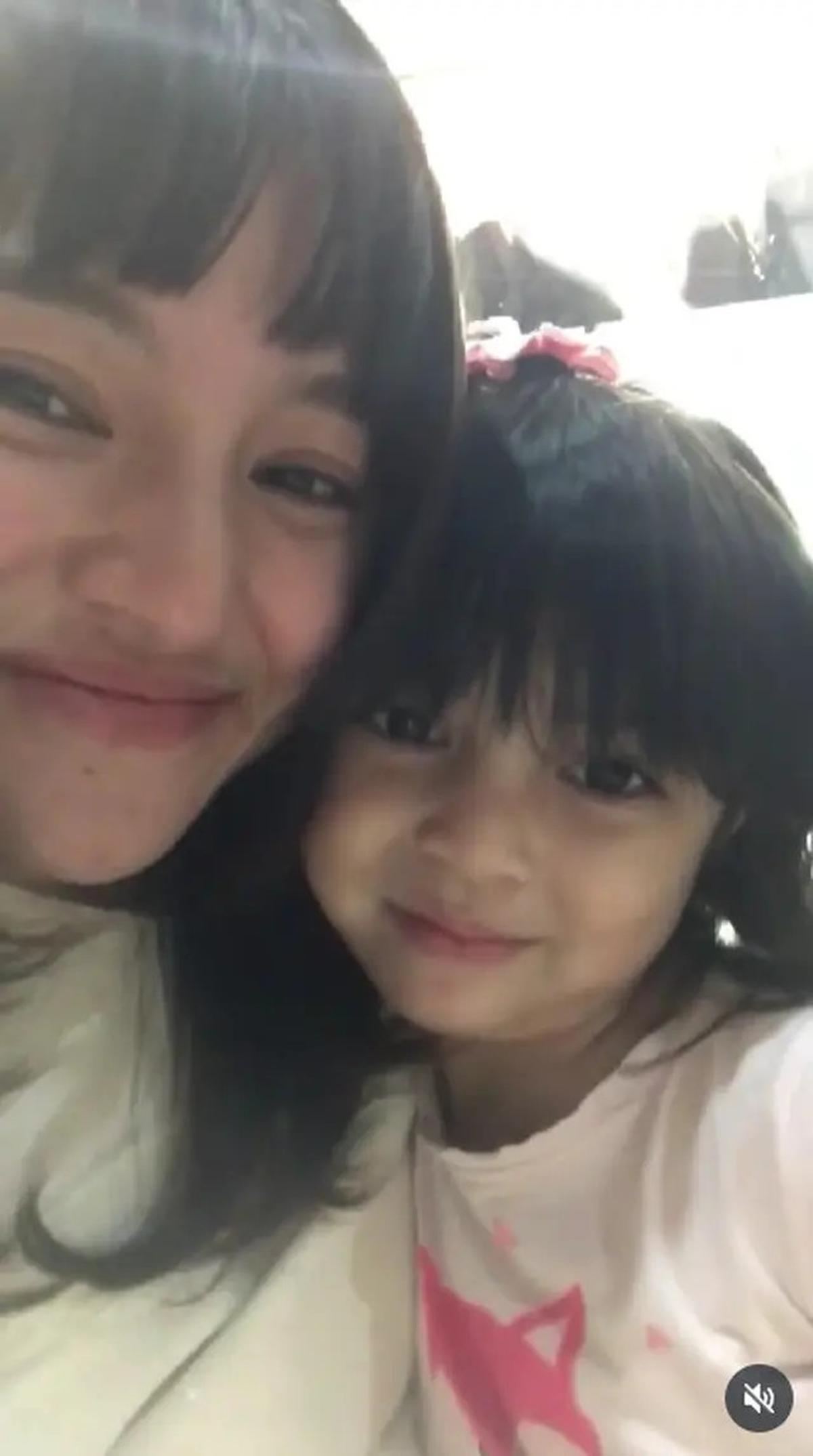8 Potret Masa Kecil Sienna Anak Marshanda yang Imut dan Cantik
