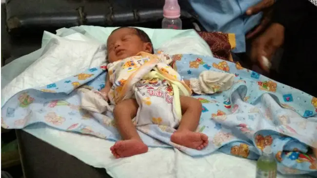Bayi Tampan Ditemukan di Masjid. (Liputan6.com/ Dian Kurniawan)
