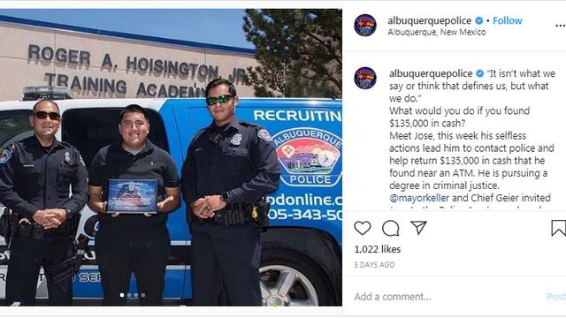 Remaja Kembalikan Uang