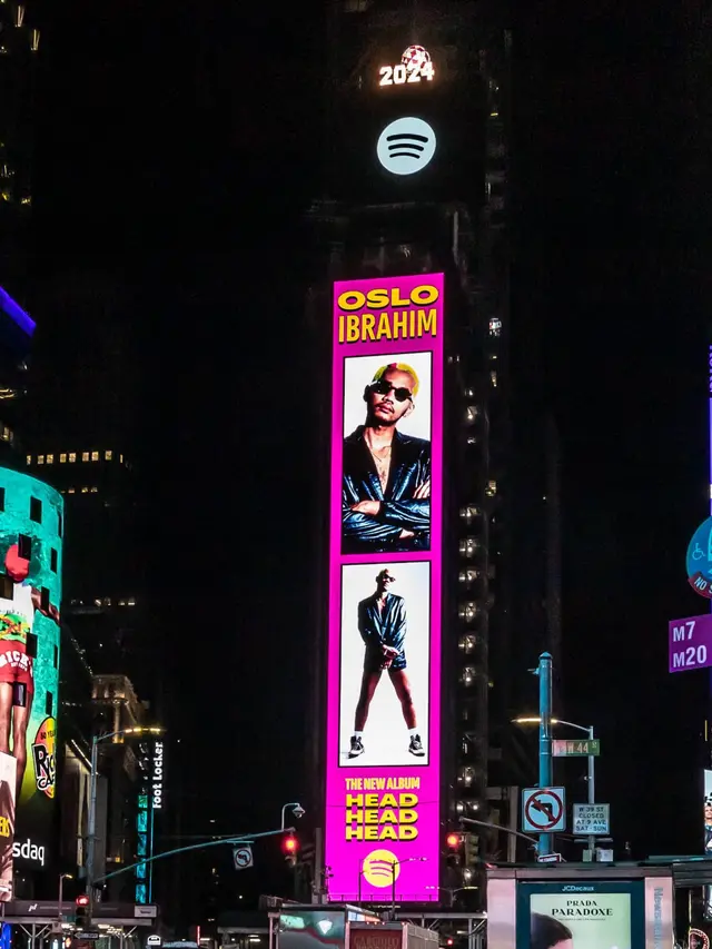 Wajah Oslo Ibrahim di Times Square New York