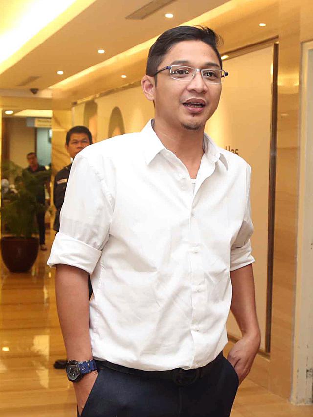 Pasha Ungu dan Okie Agustina Kompak Lagi di Wisuda Anak ...