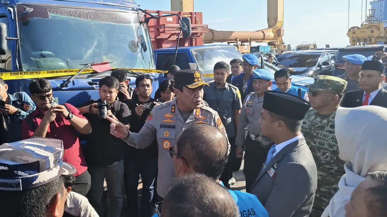 Polda Sulsel bongkar sindikat penyelundupan BBM subsidi. (Liputan6.com/Fauzan)