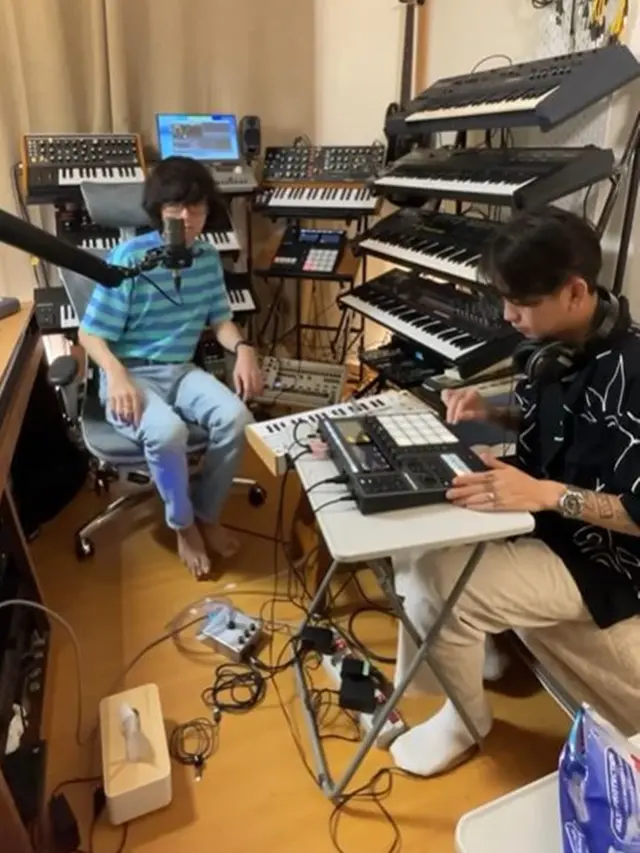 6 Potret Roy CDC Kakak Rich Brian, Member Baru Weird Genius Gantikan Gerald Liu