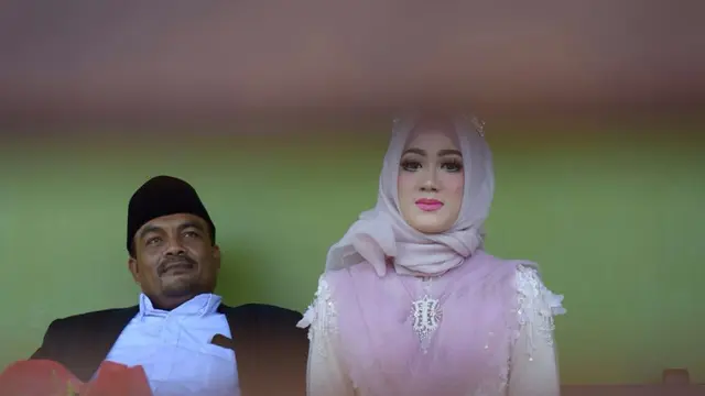 [Bintang] Pernikahan Kepala Desa di Lhokseumawe Viral, Fokus Sama Wajah Pengantin Wanitanya